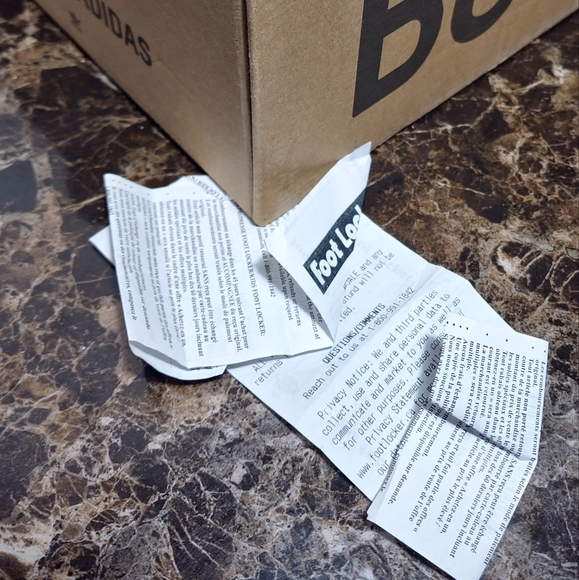 Yeezy boost 350 carbons size 10.5 - Picture 3 of 4